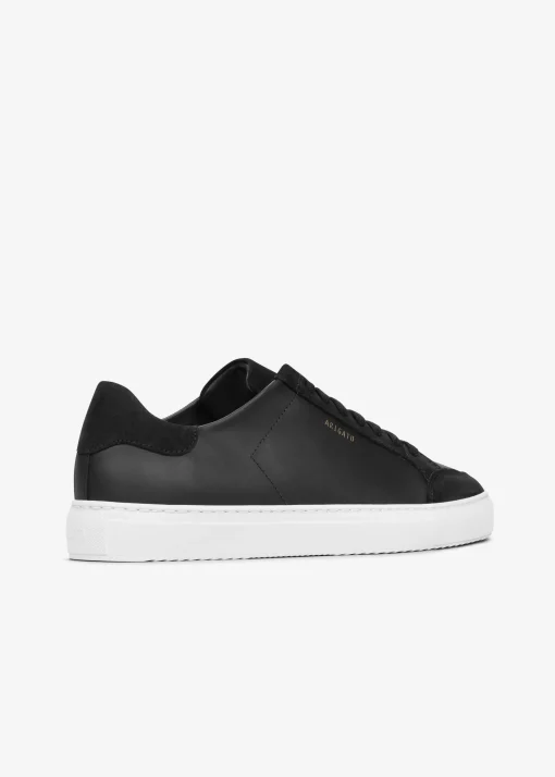 Clean 90 Triple Sneaker