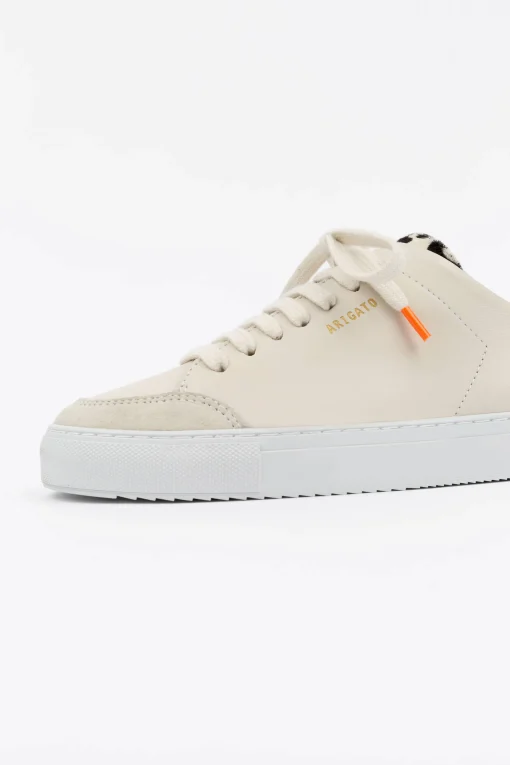 Clean 90 Triple Sneaker