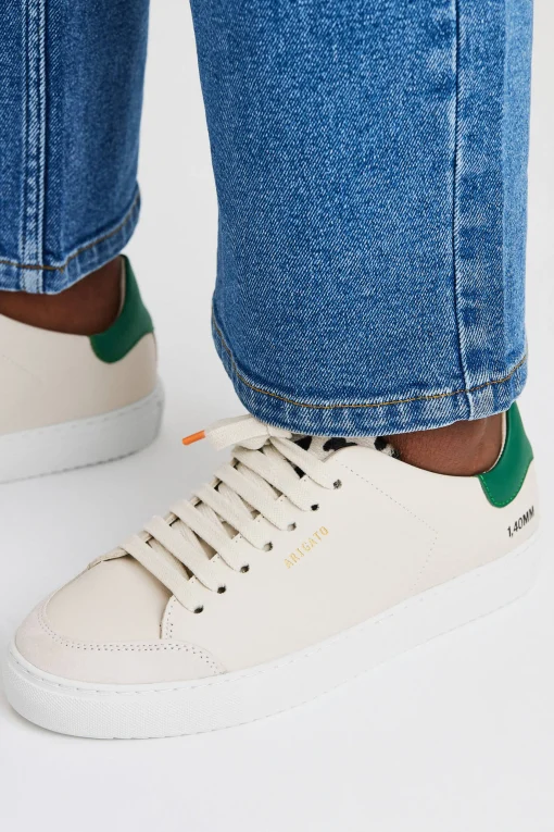 Clean 90 Triple Sneaker