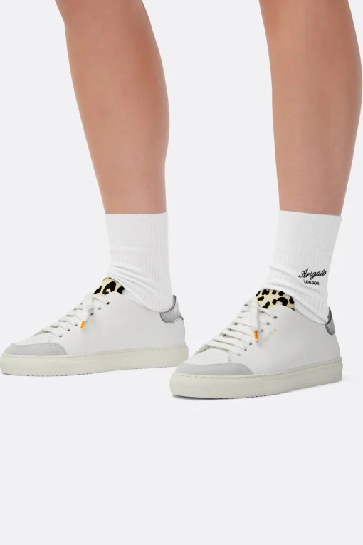 Clean 90 Triple Sneaker