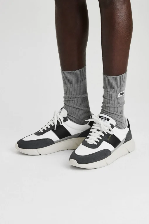 Genesis Vintage Runner