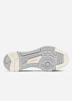 Onyx Sneaker